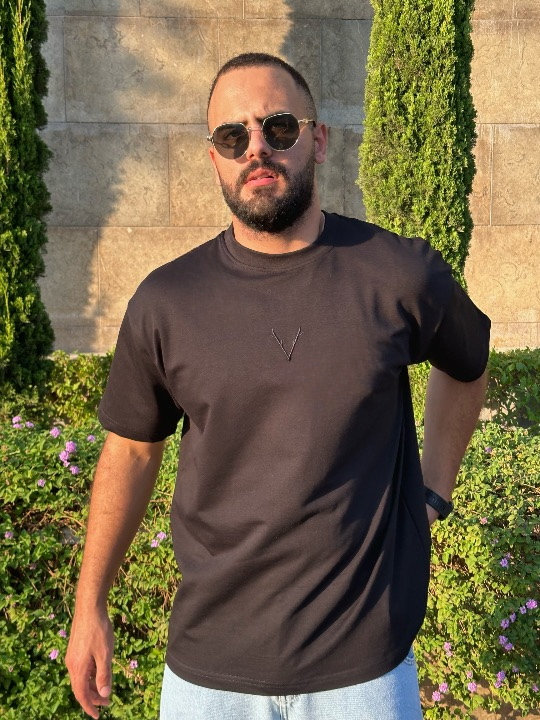 V Stamp Black T-shirt