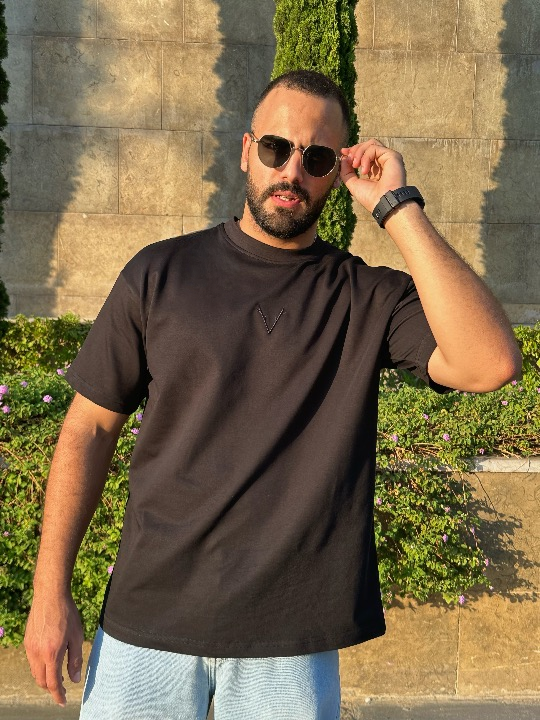 V Stamp Black T-shirt